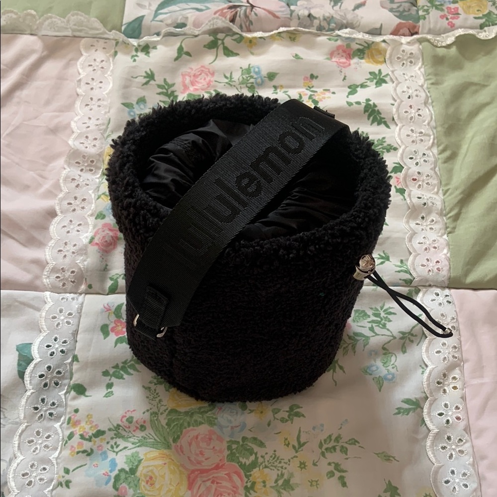 lululemon athletica Black Sherpa Bucket Bag